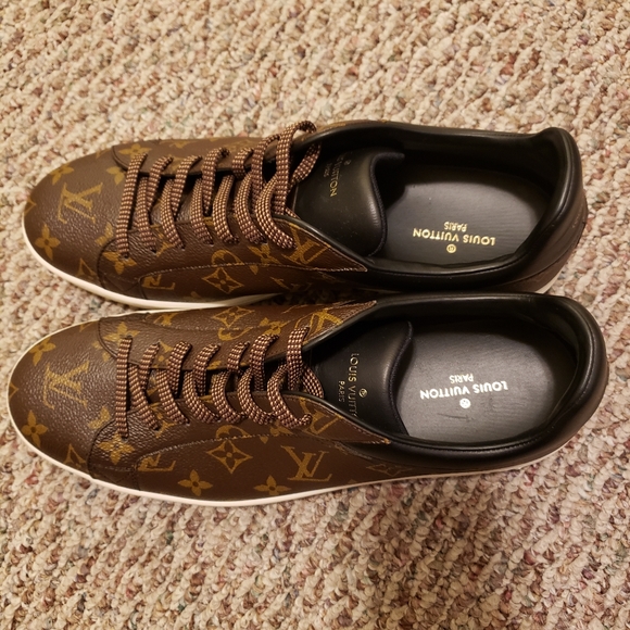 Louis Vuitton Sneakers - Picture 6 of 11